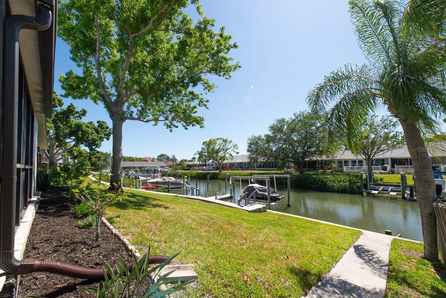 HOA only $360/mo