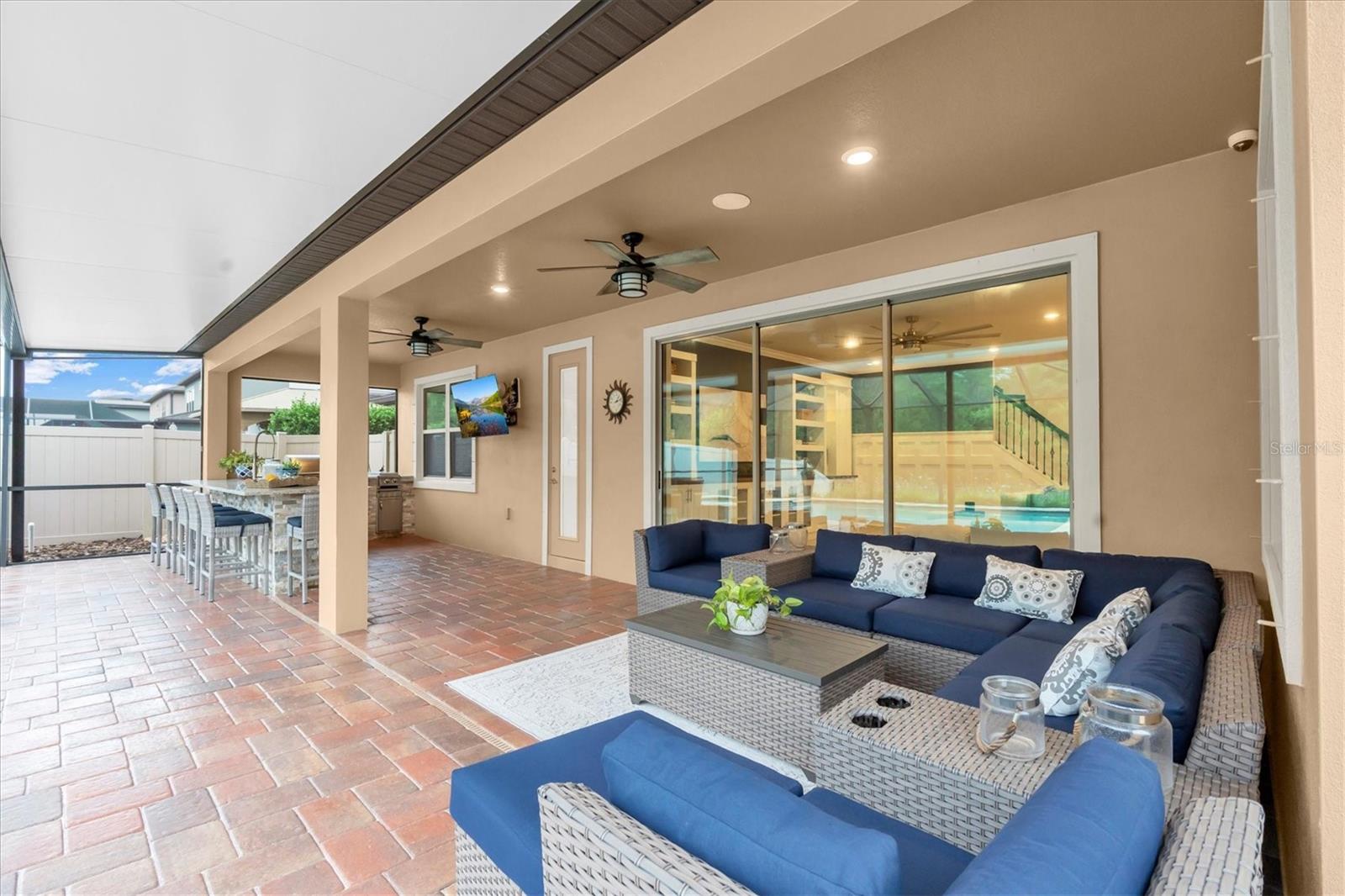 Covered lanai seating