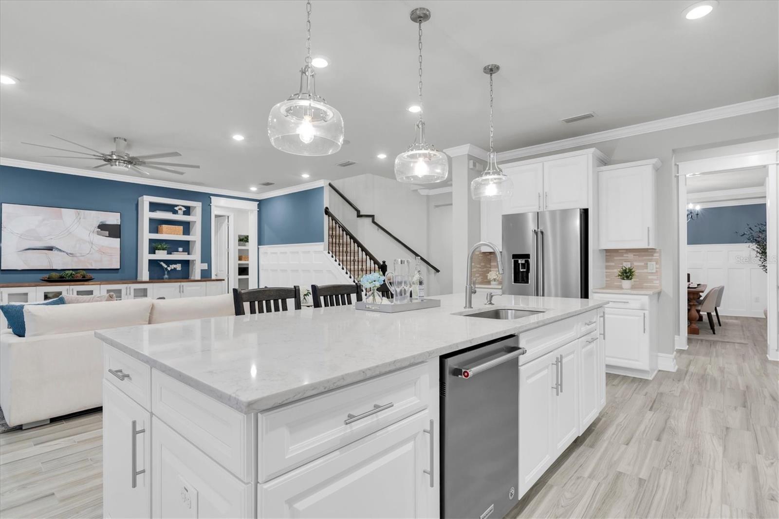 Island w/ Family room