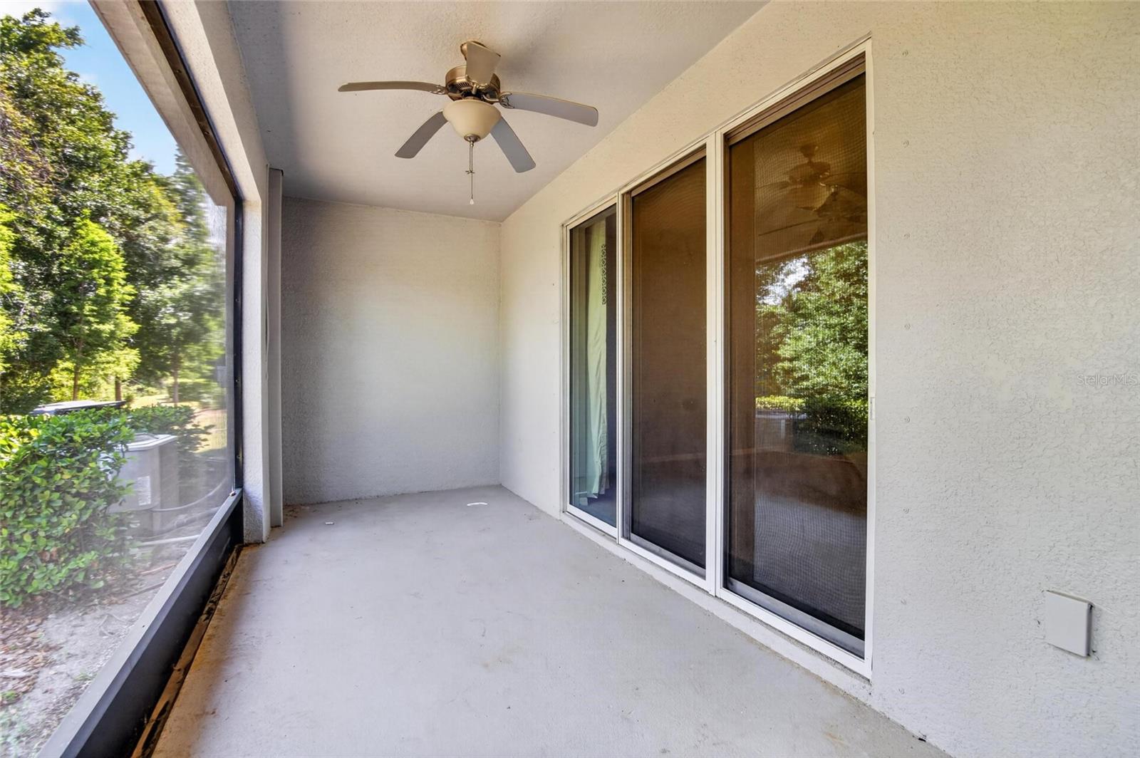 LARGE COVERED LANAI