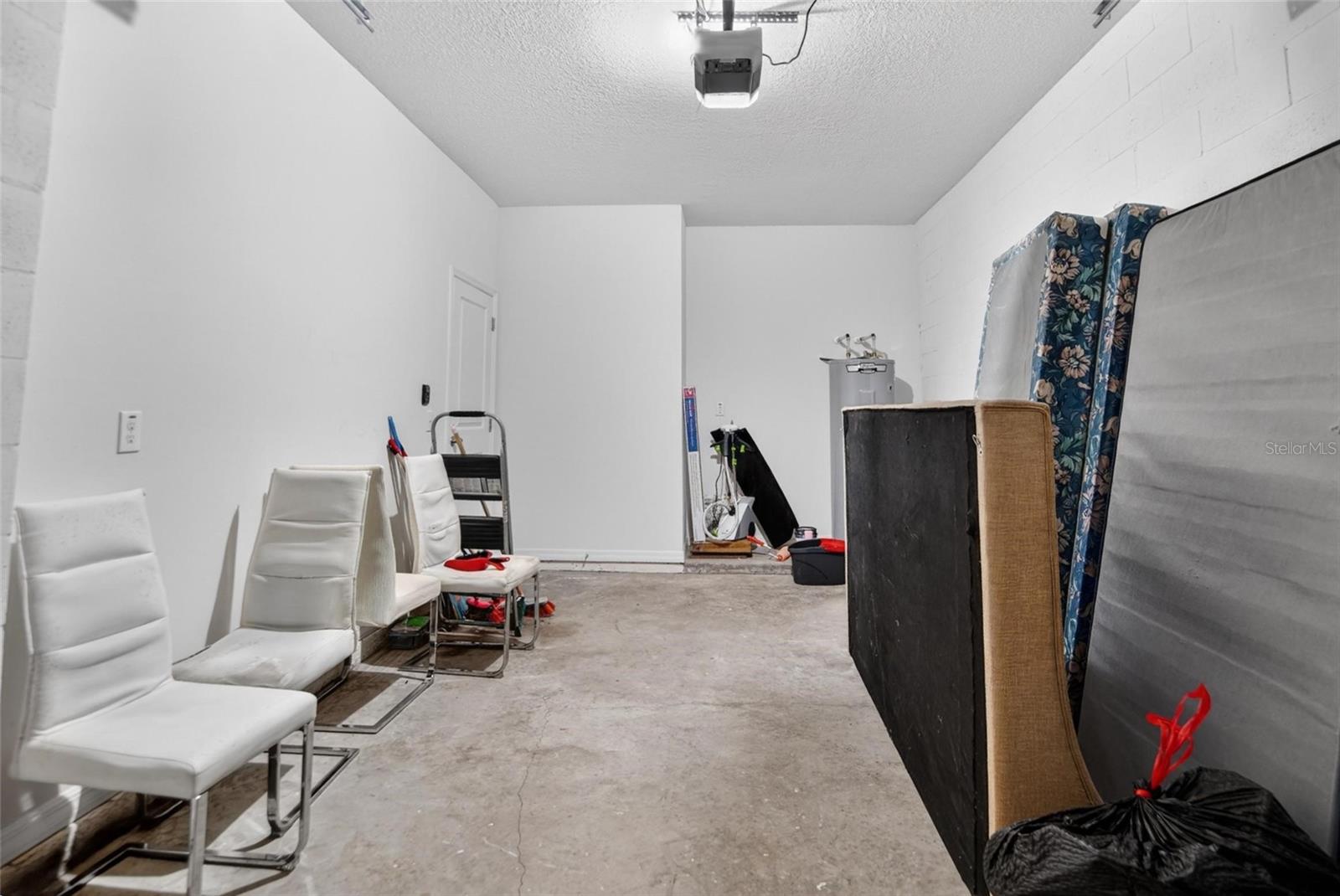 ONE CAR GARAGE