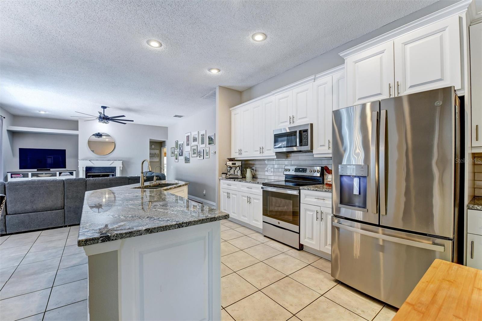 Granite Counter tops and Stainless Appliances