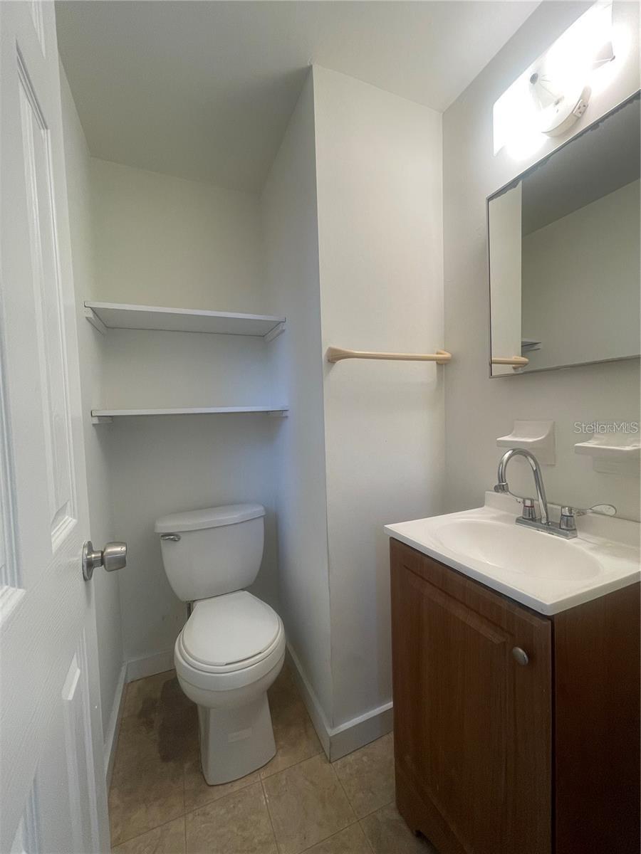 1/2 Bath