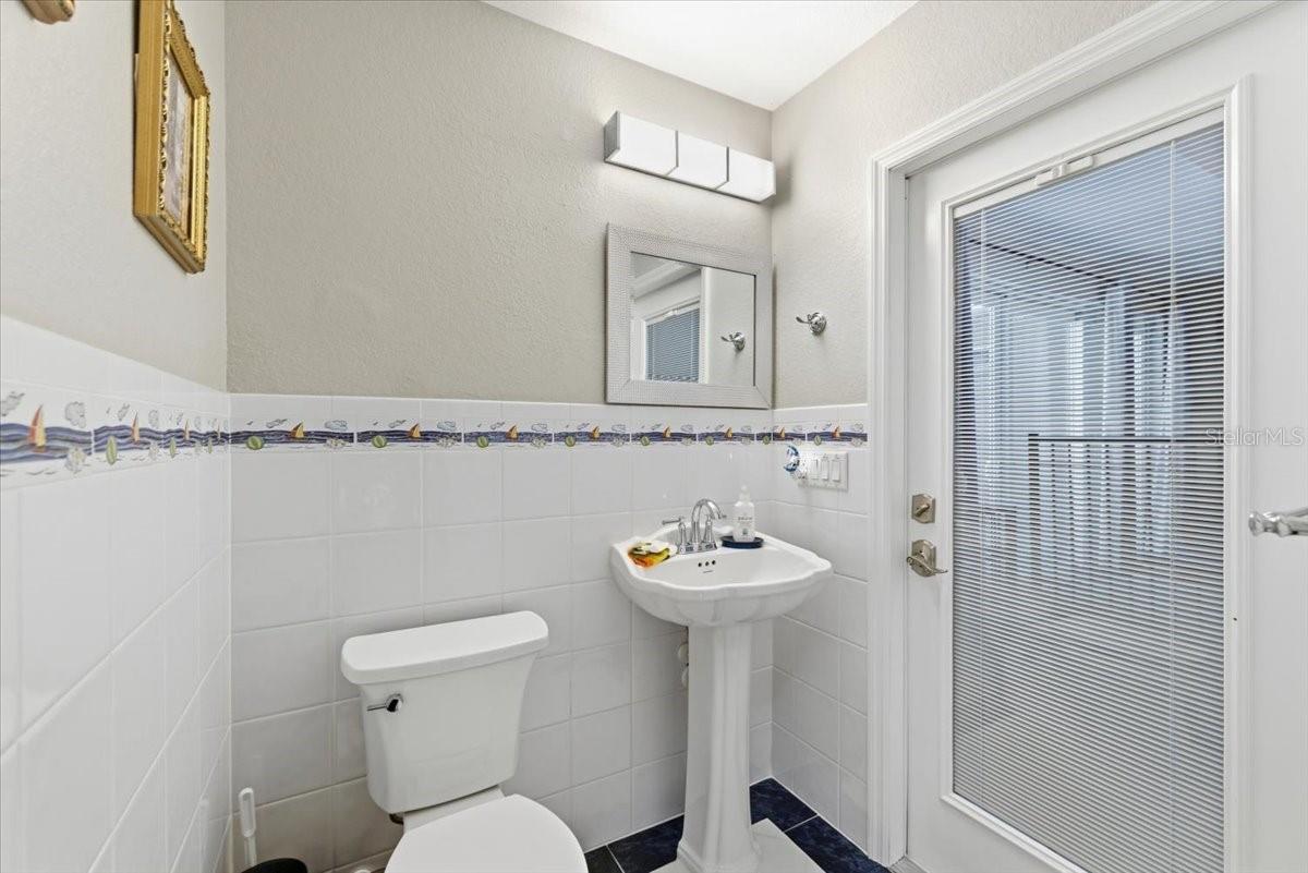 1/2 Bath off Sunroom/pool
