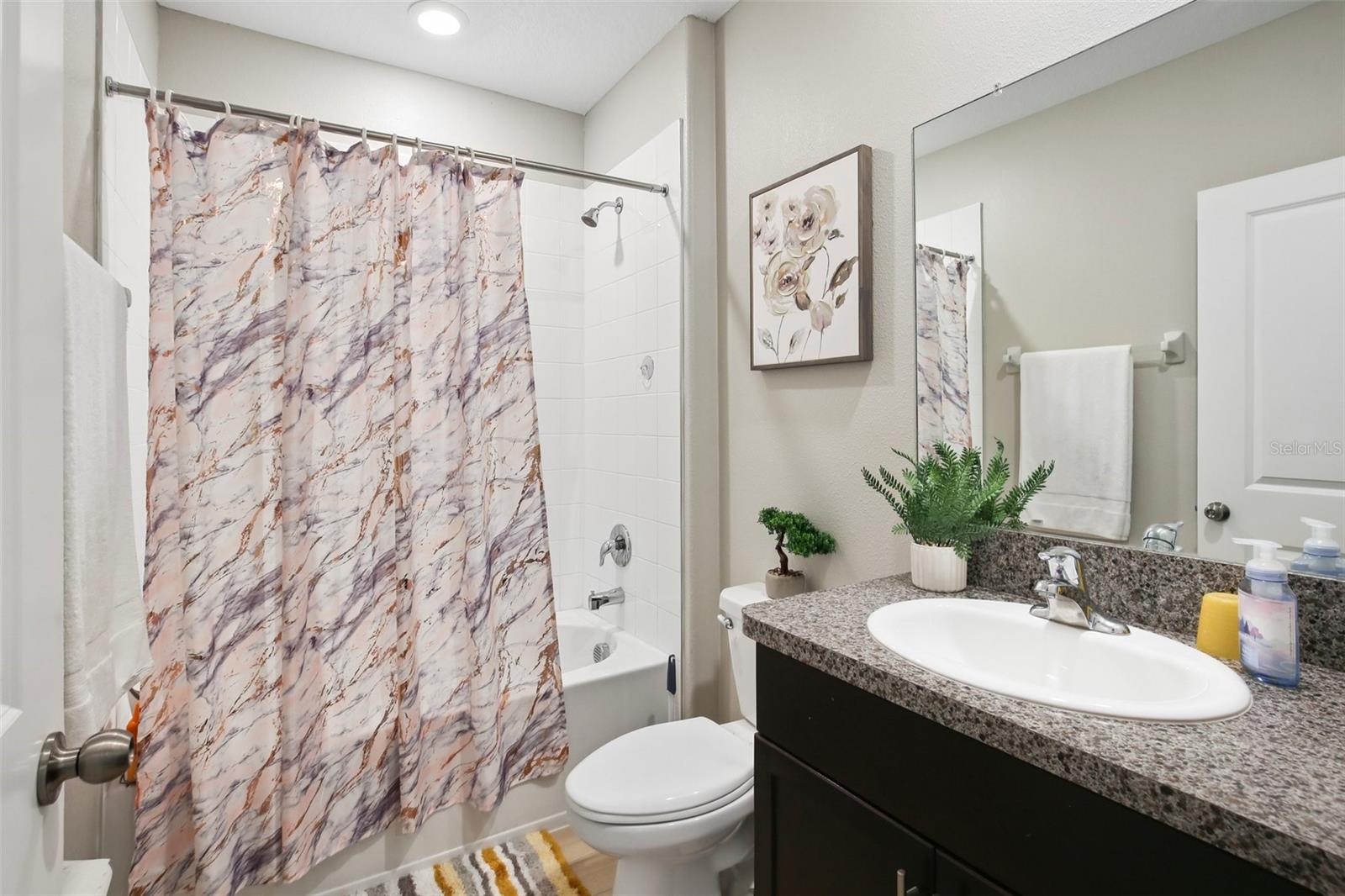 DOWNSTAIRS BATHROOM 2