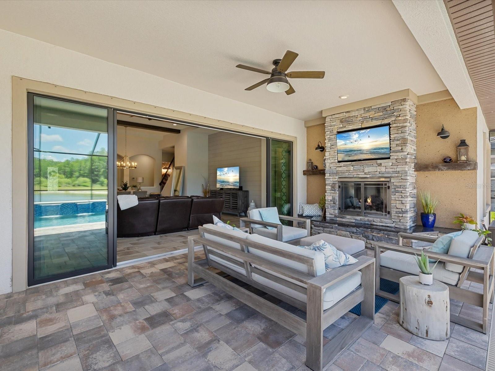 Outdoor gas fireplace