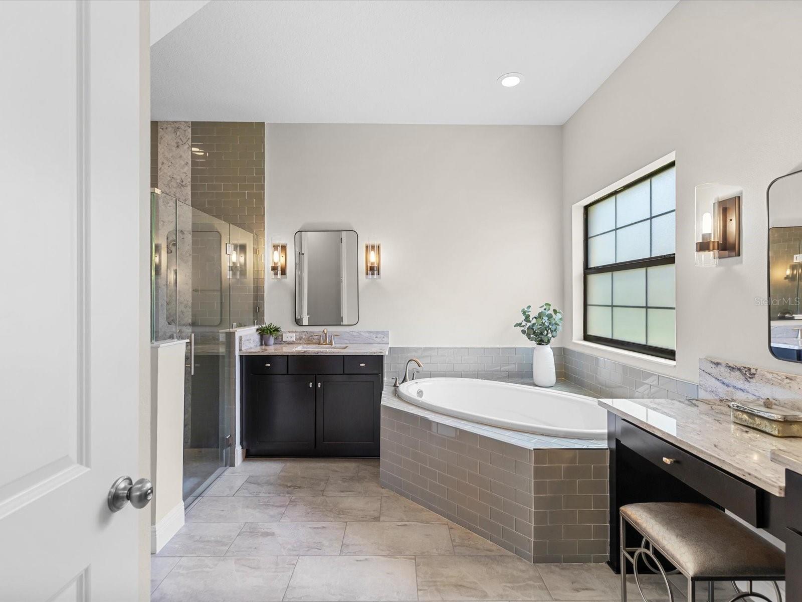Primary en-suite