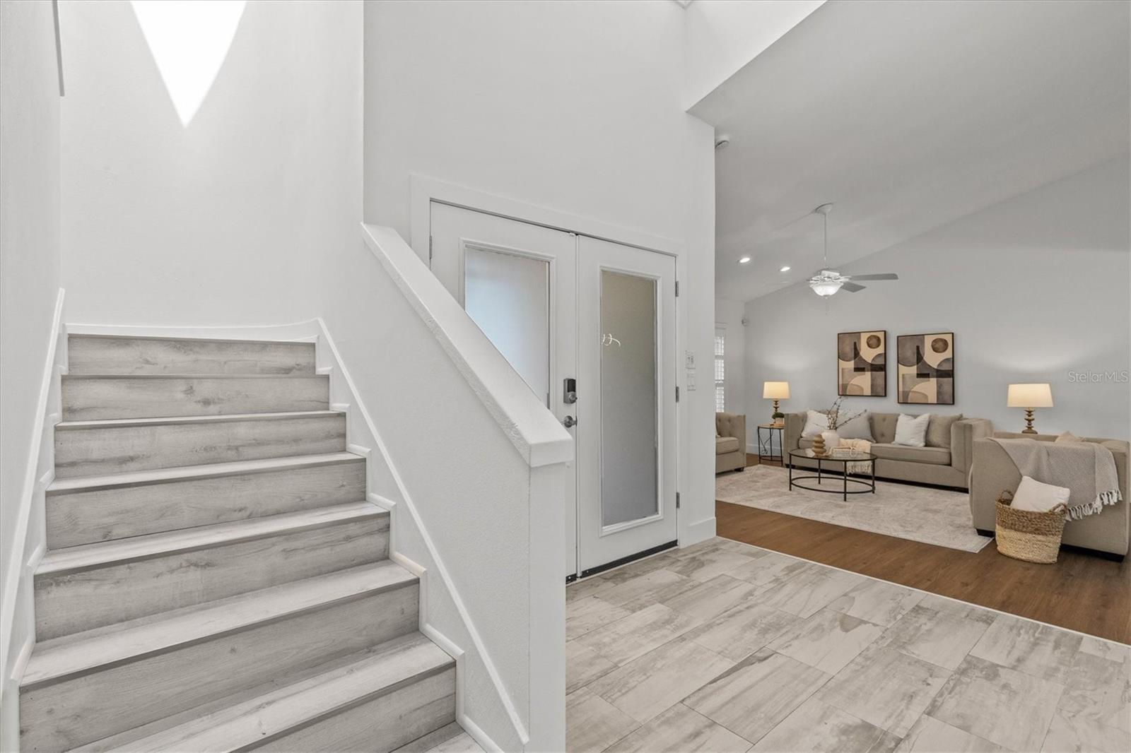 Entry staircase