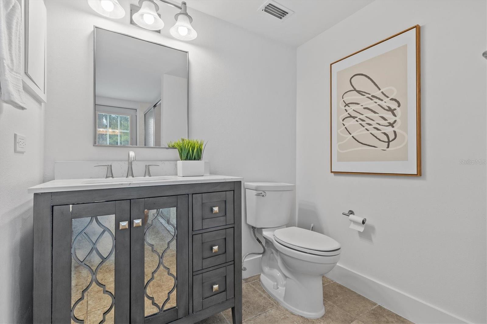 Downstairs ensuite/ bedroom 2