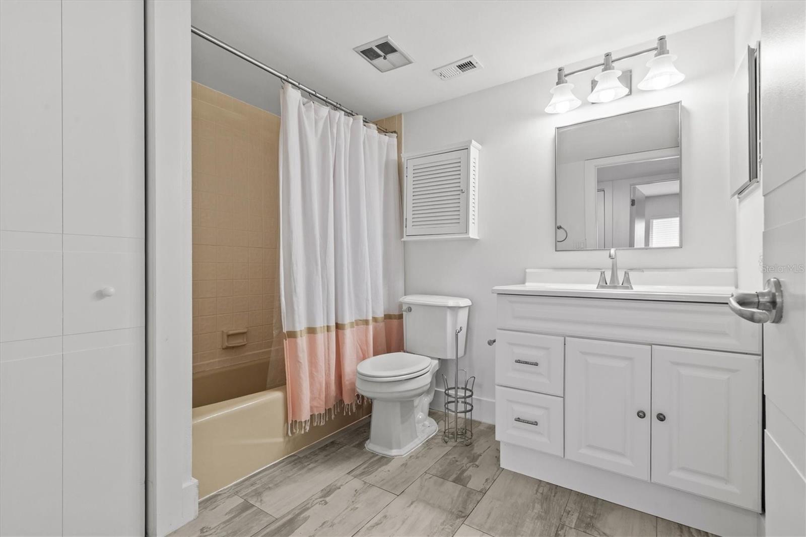 Downstairs bathroom 2