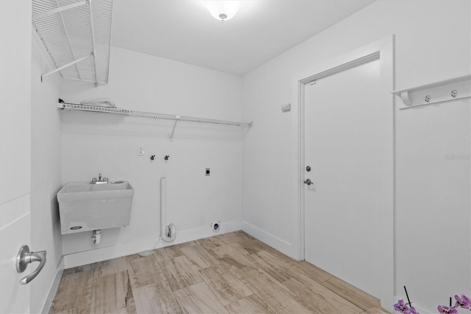 downstairs laundry/ mudroom