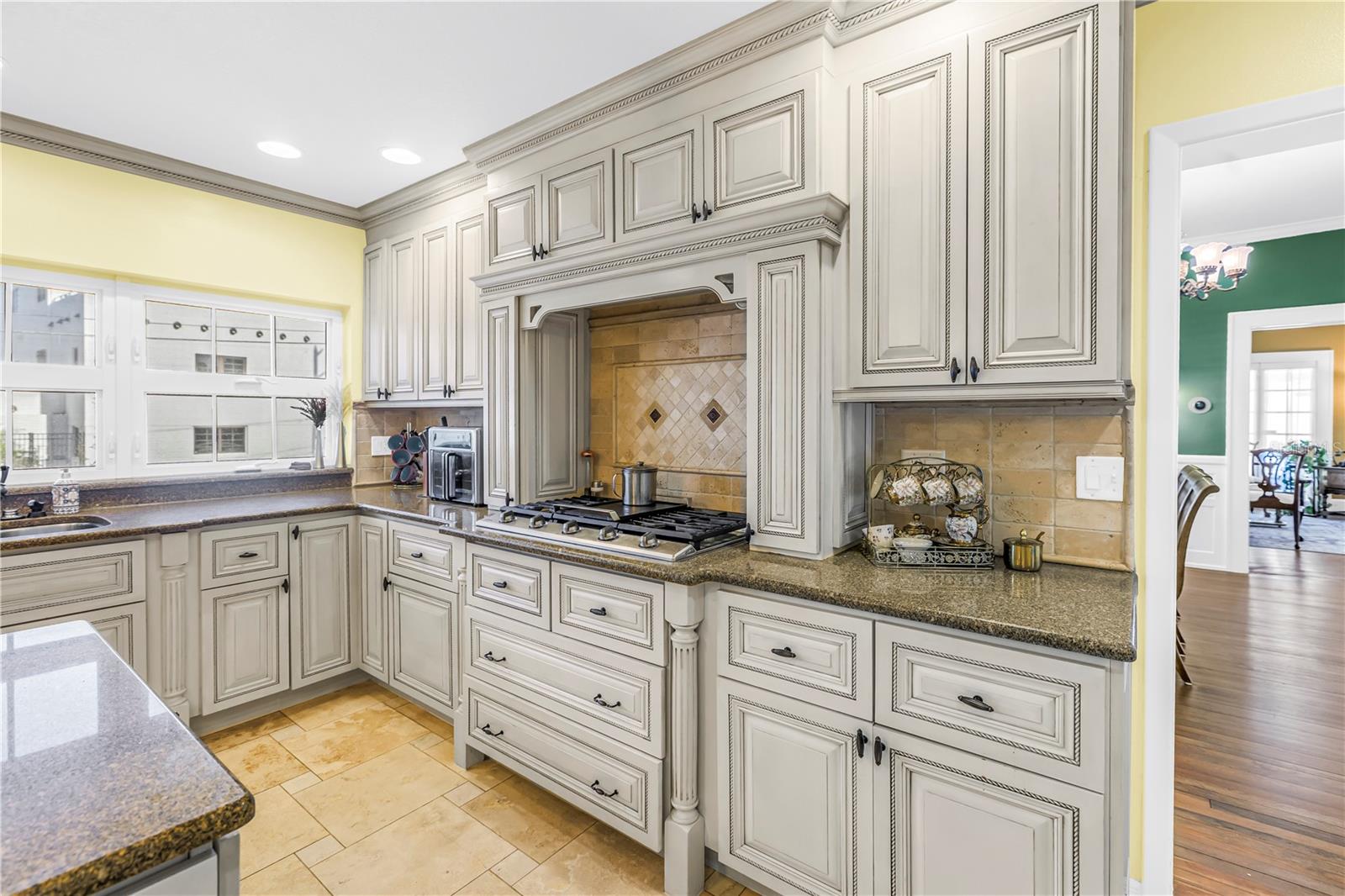 Natural gas cooktop in updated kitchen