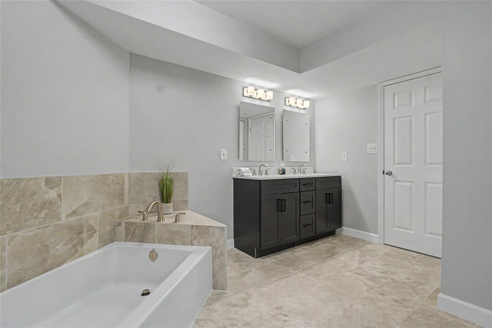Primary Ensuite Bath