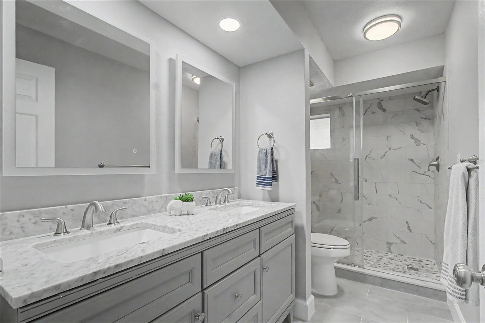 2nd Full Bath - Hall