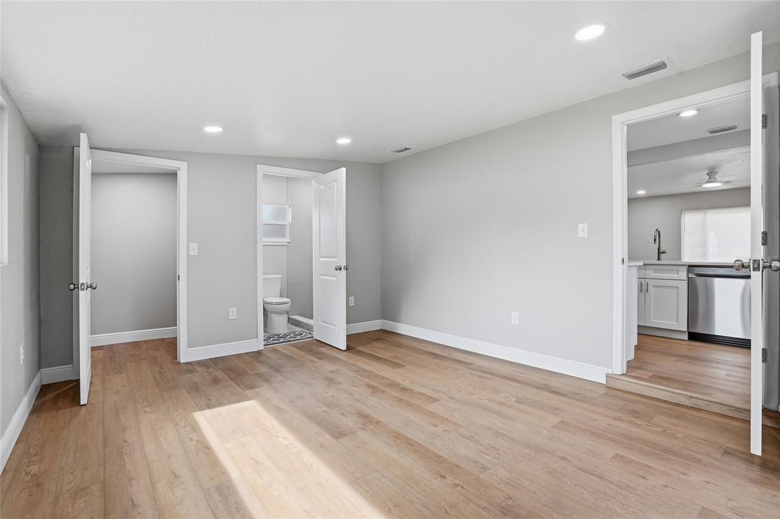 Primary Bedroom (Owner's Retreat)