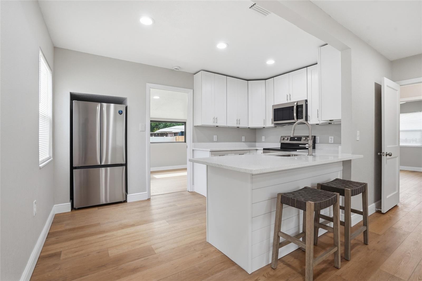 Kitchen / Breakfast Bar