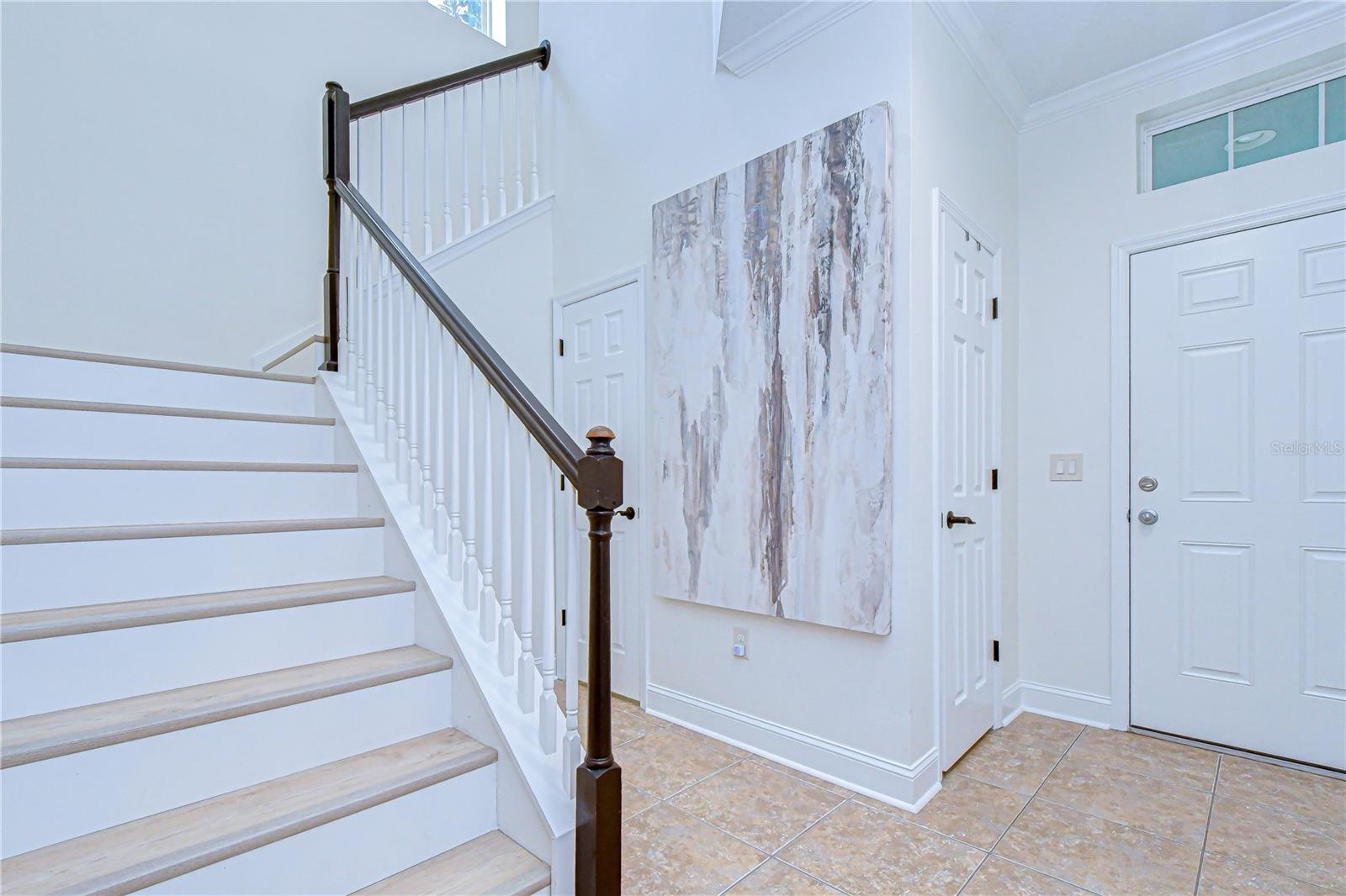 Warm, modern & completely turnkey