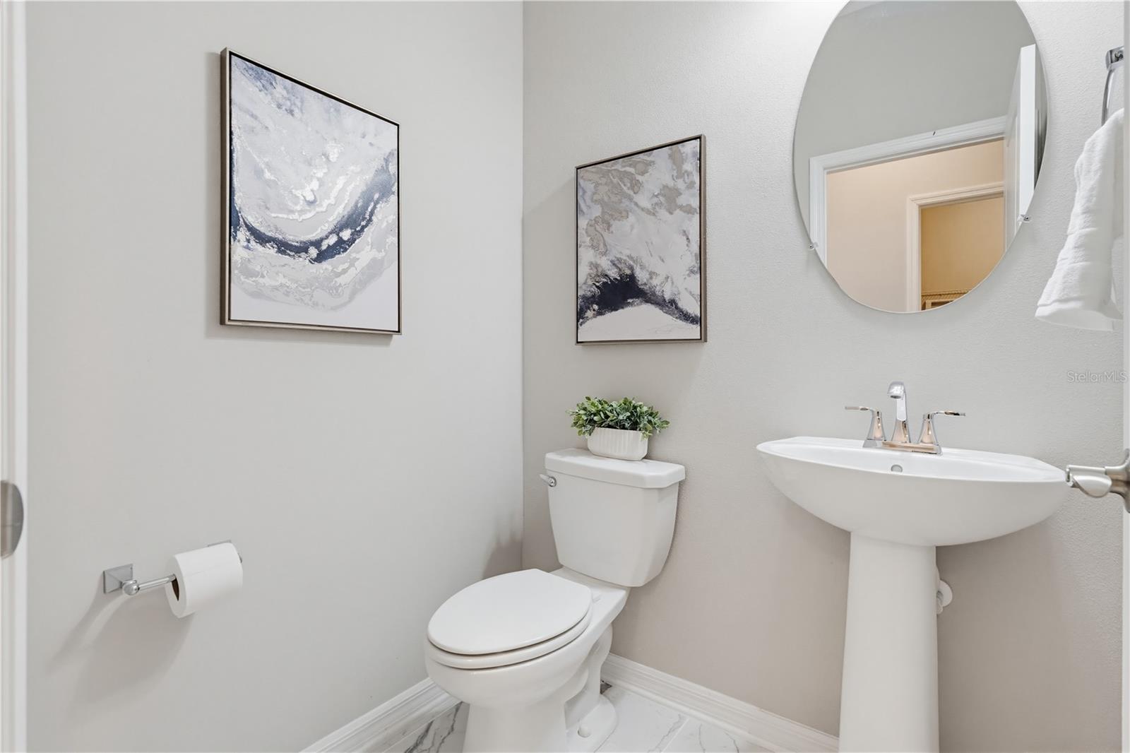 1/2 Bath