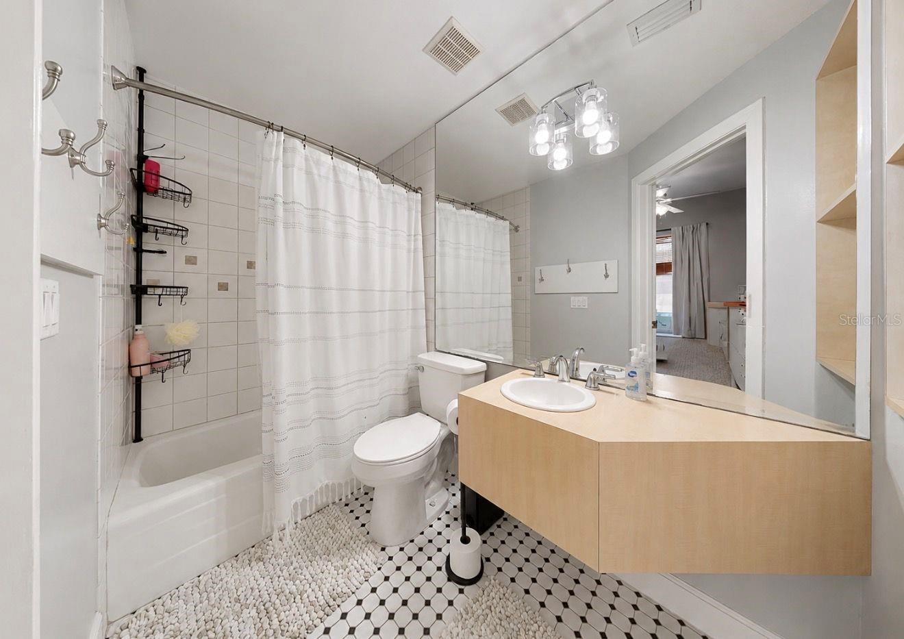 Ensuite