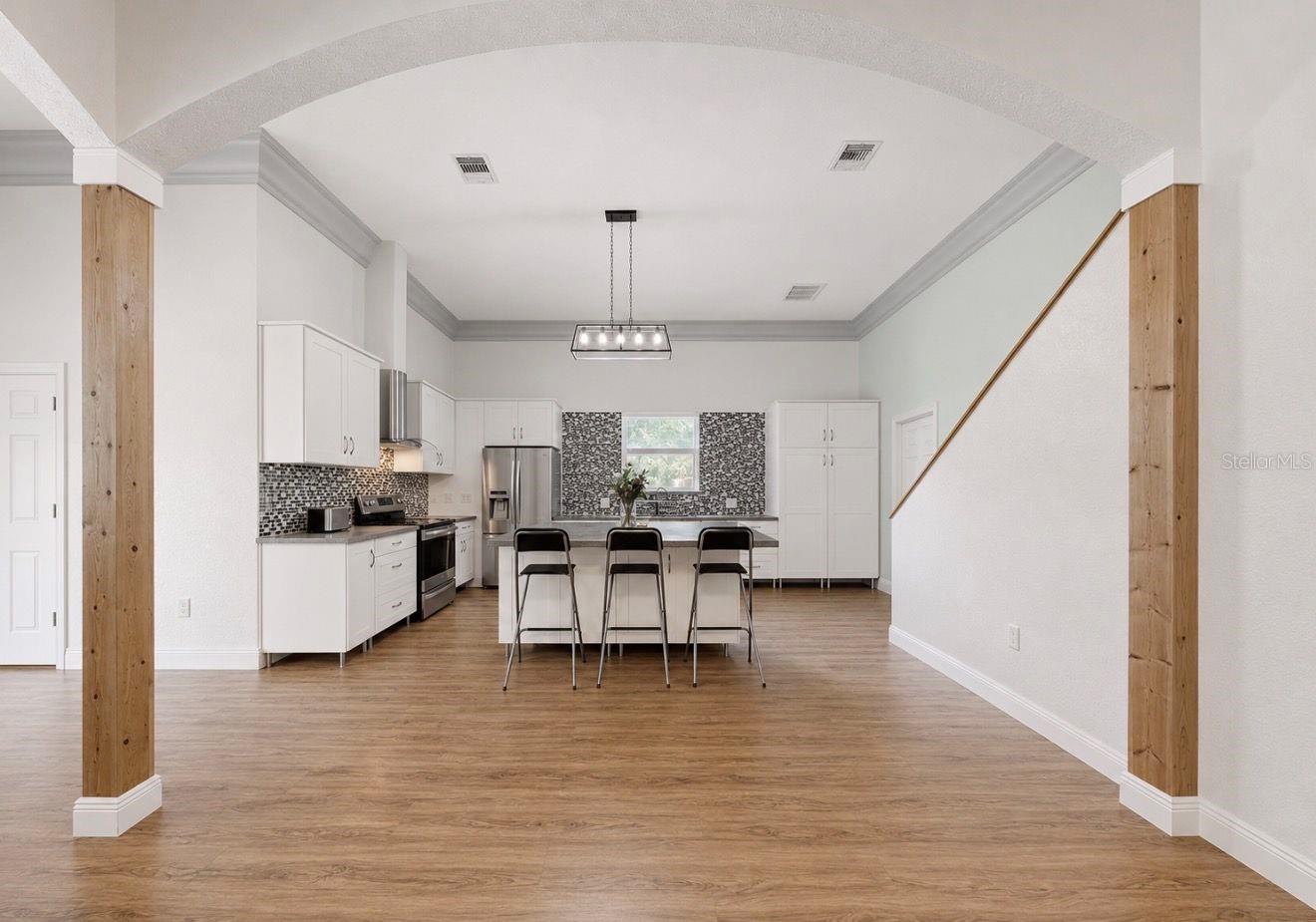 Full kitchen