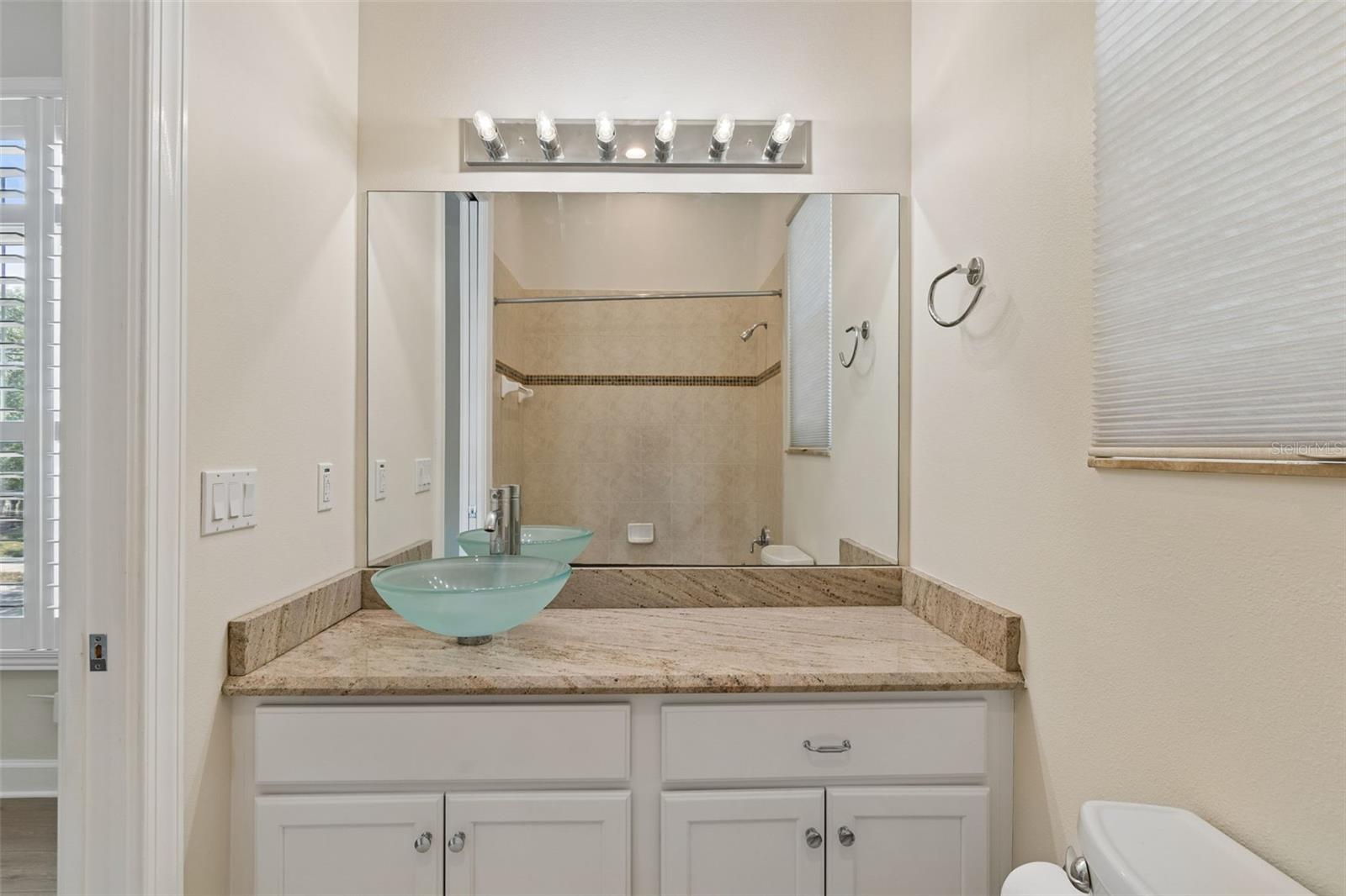 Bathroom 2 en-suite