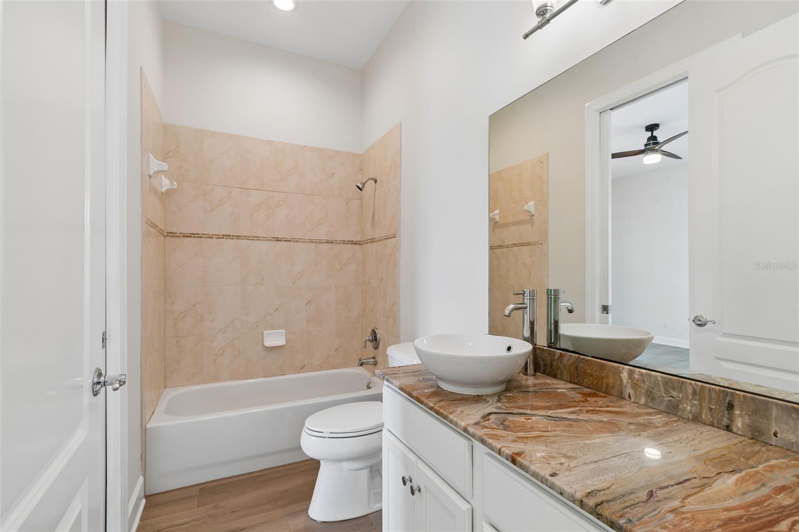 Bathroom 3, en-suite with guest access