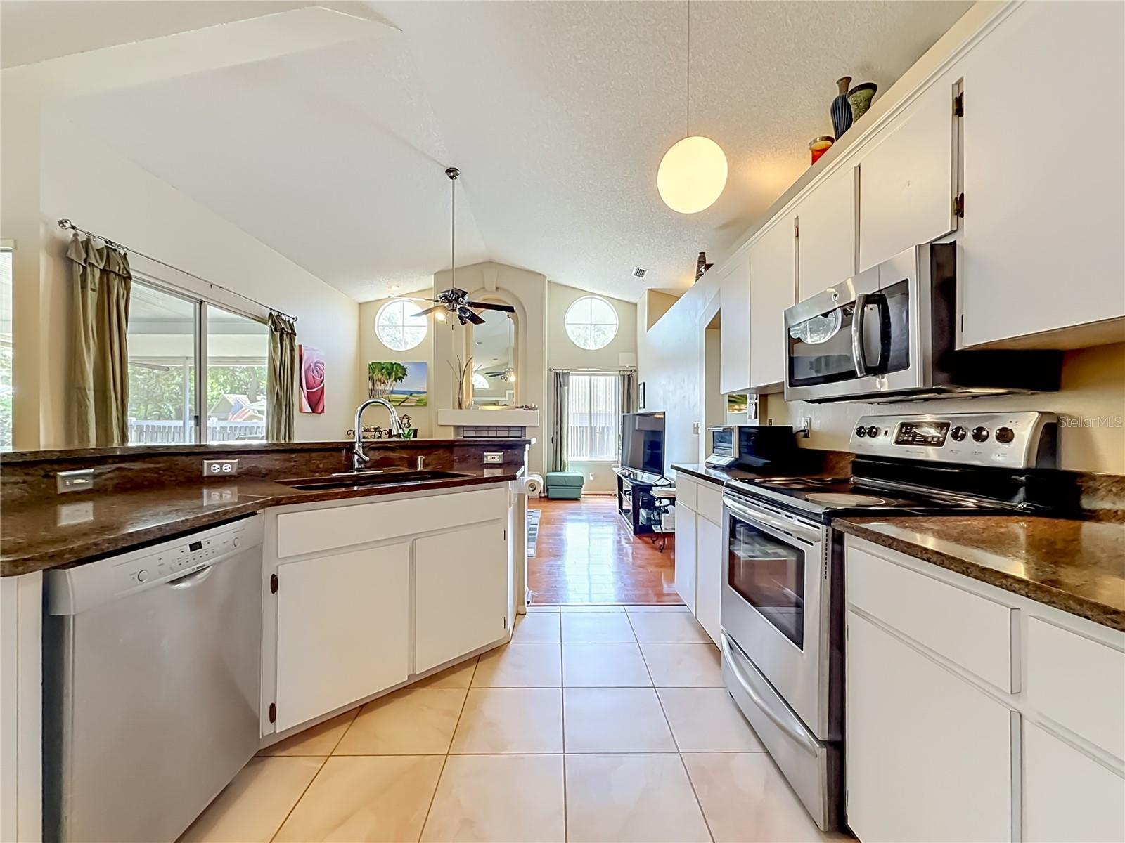 Plenty of cabinets in Kitchen!