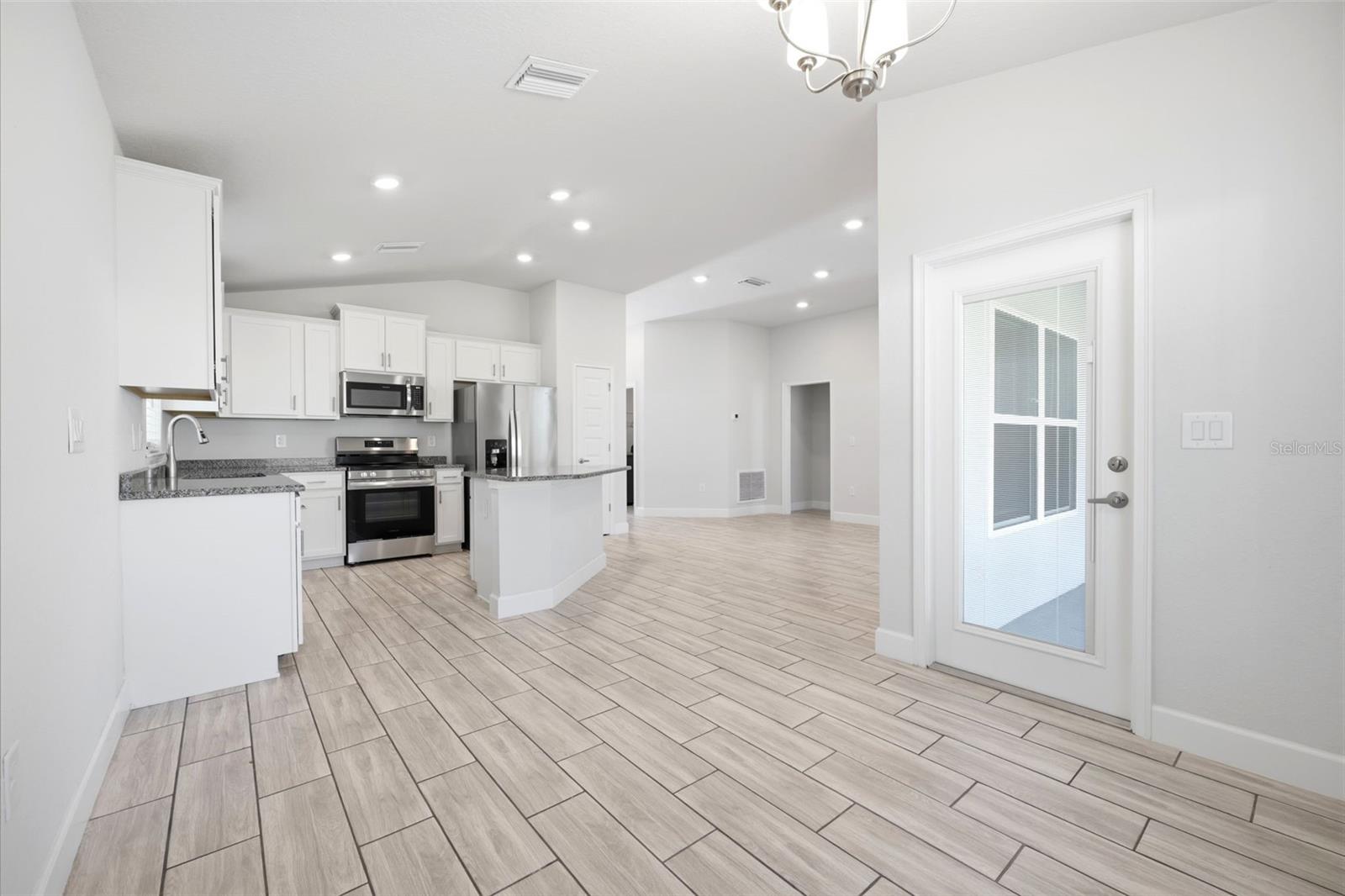 Kitchen/Dining Area