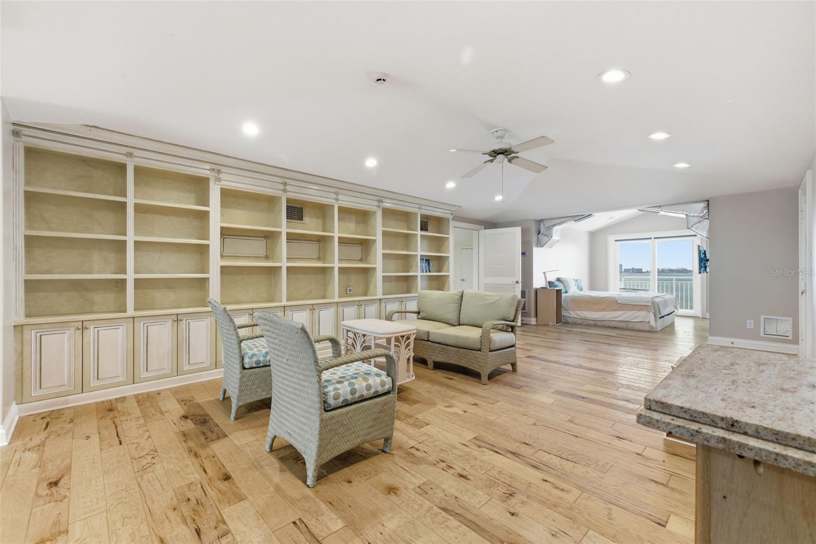 Upper Level In/Law Suite