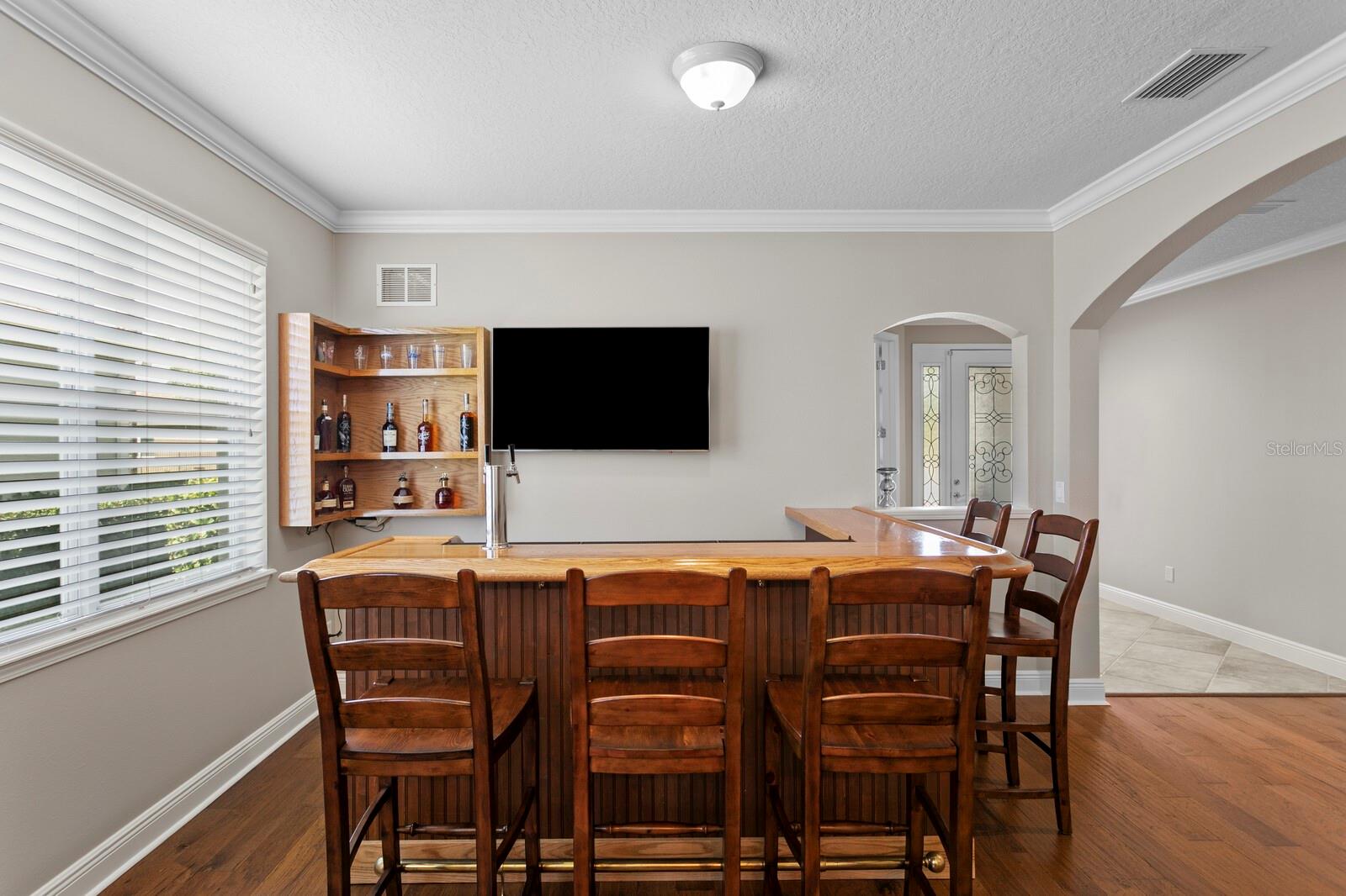 Enjoy entertaining at your custom bar