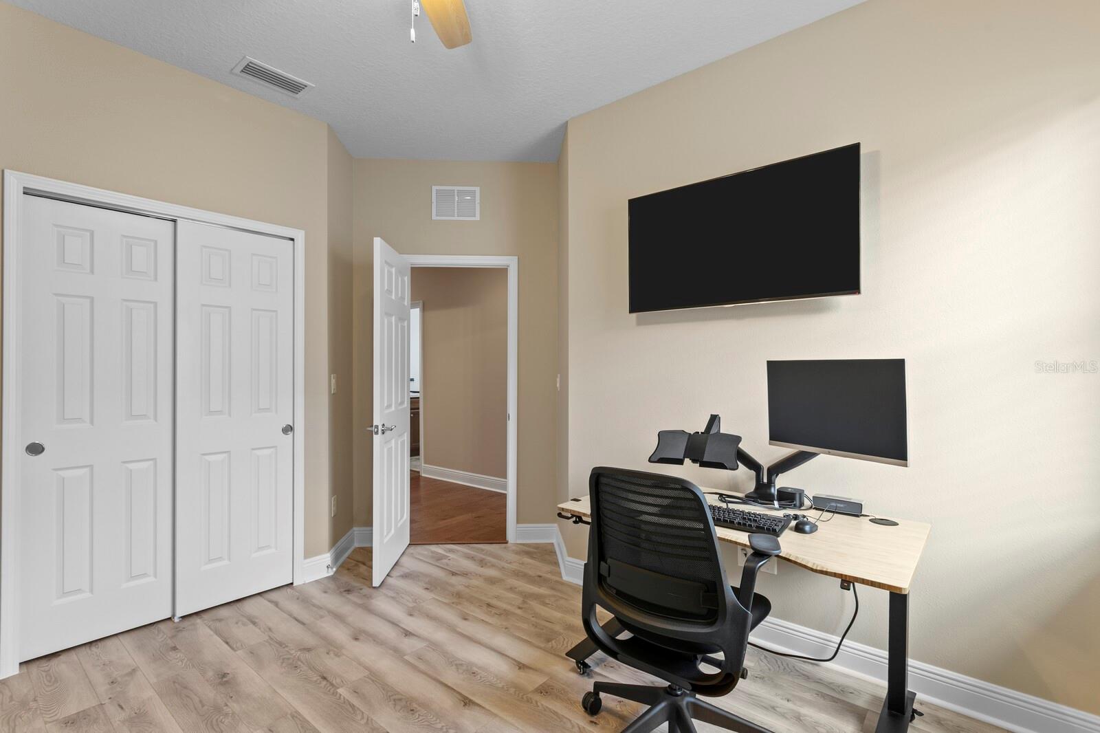 2nd bedroom