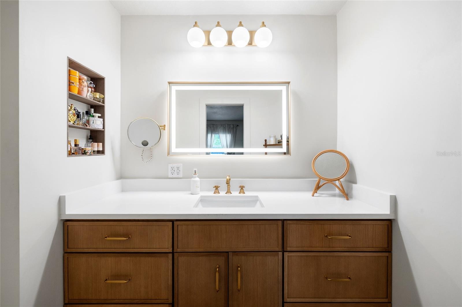 Ensuite Master Bathroom