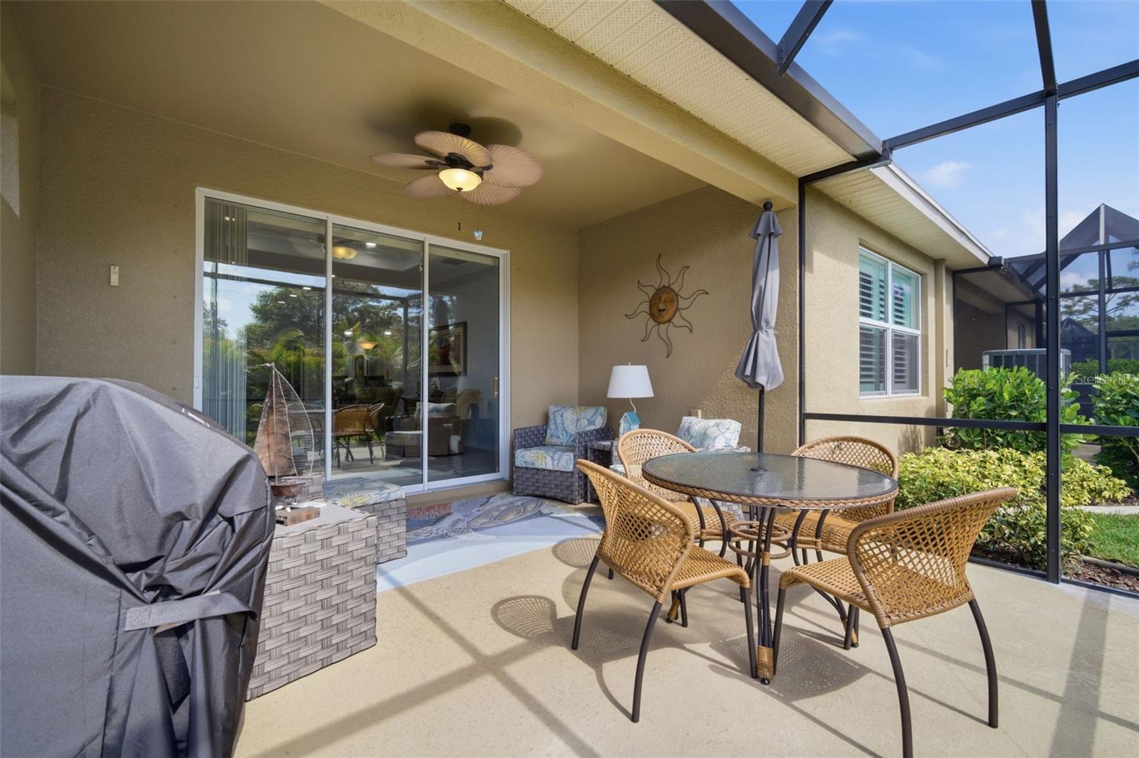 FLORIDA AT ITS FINEST IN VAULTED SCREENED LANAI