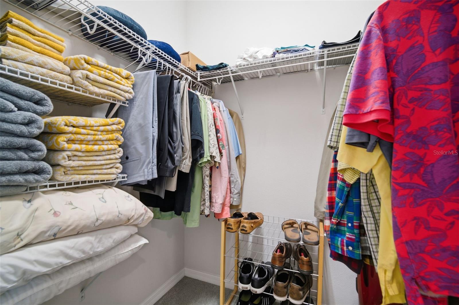 DUAL WALK-IN CLOSETS
