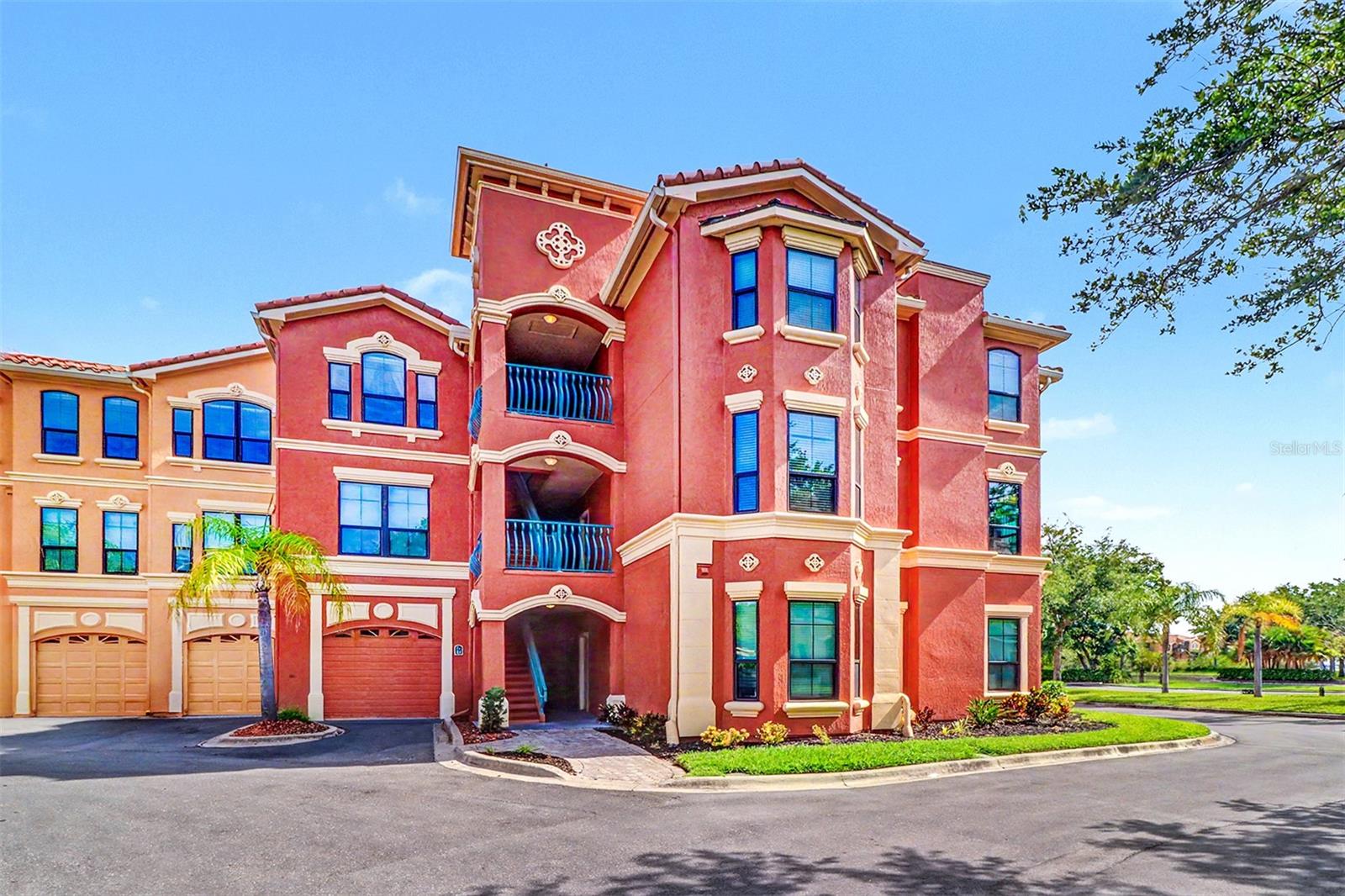 Front view of first floor condominium