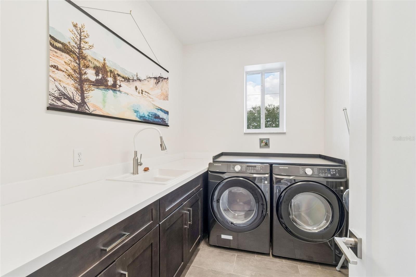 TB8507703