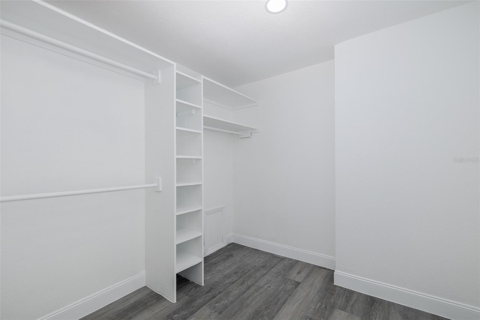 Master Bed Closet