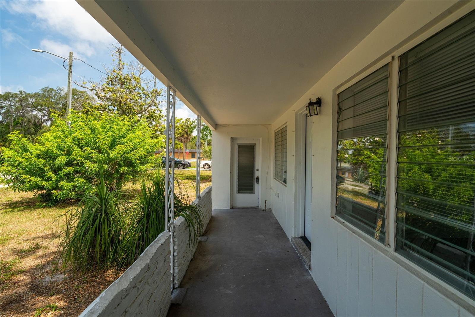 Breeze way with both exterior entrances