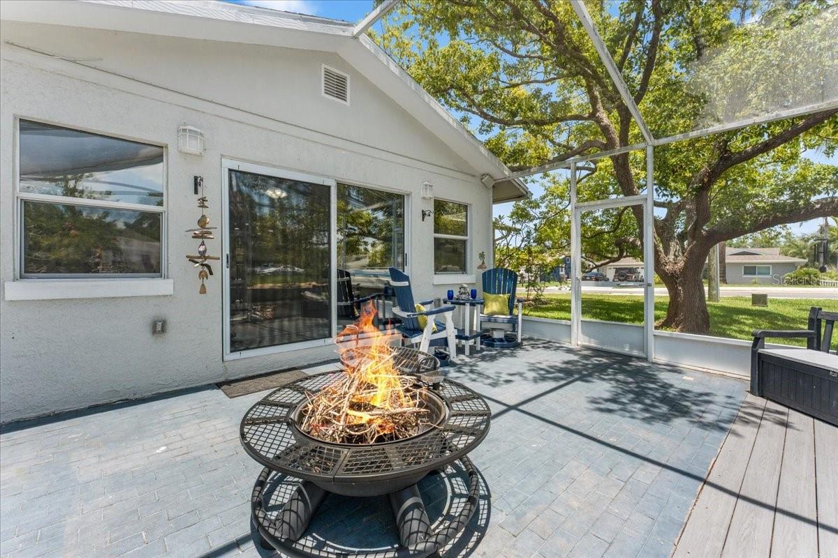 Enclosed Back Patio, virtual fire