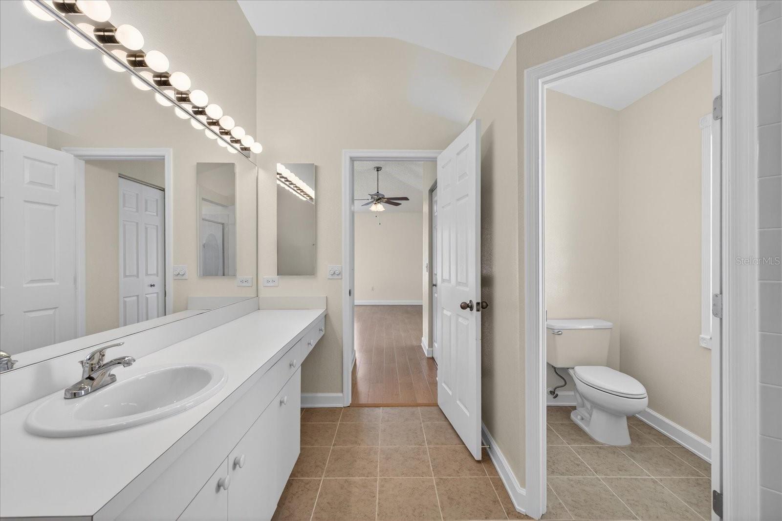 Master En Suit Bathroom