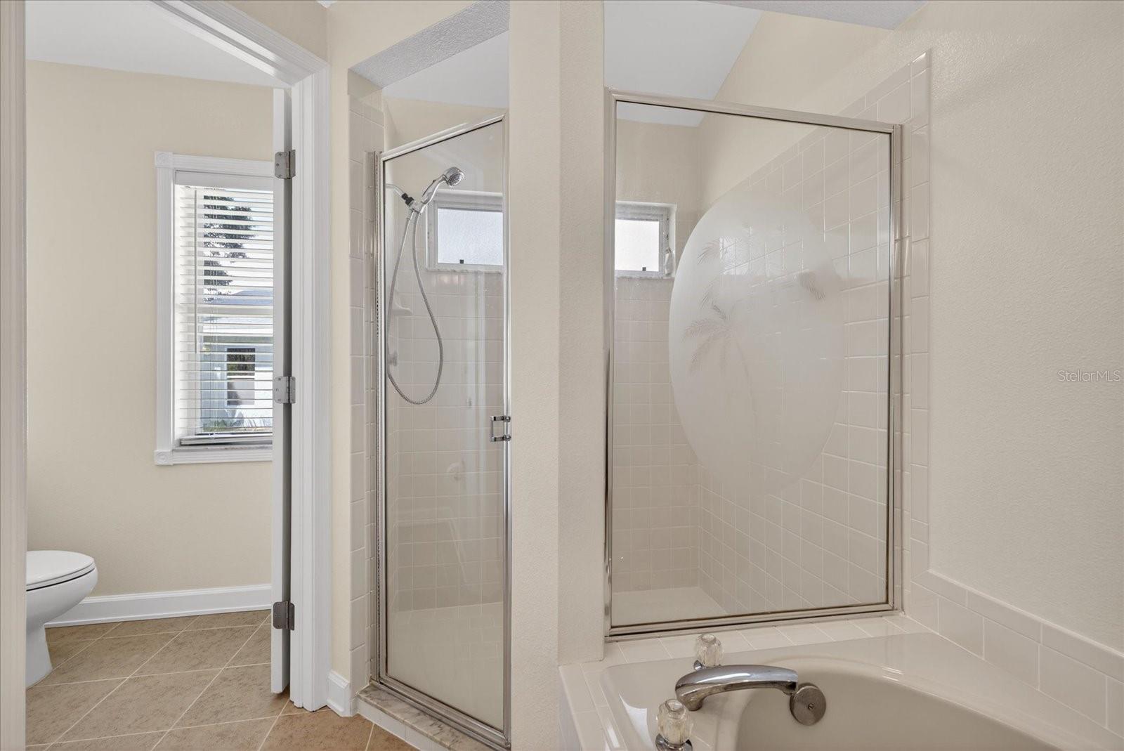 Master En Suit Bathroom