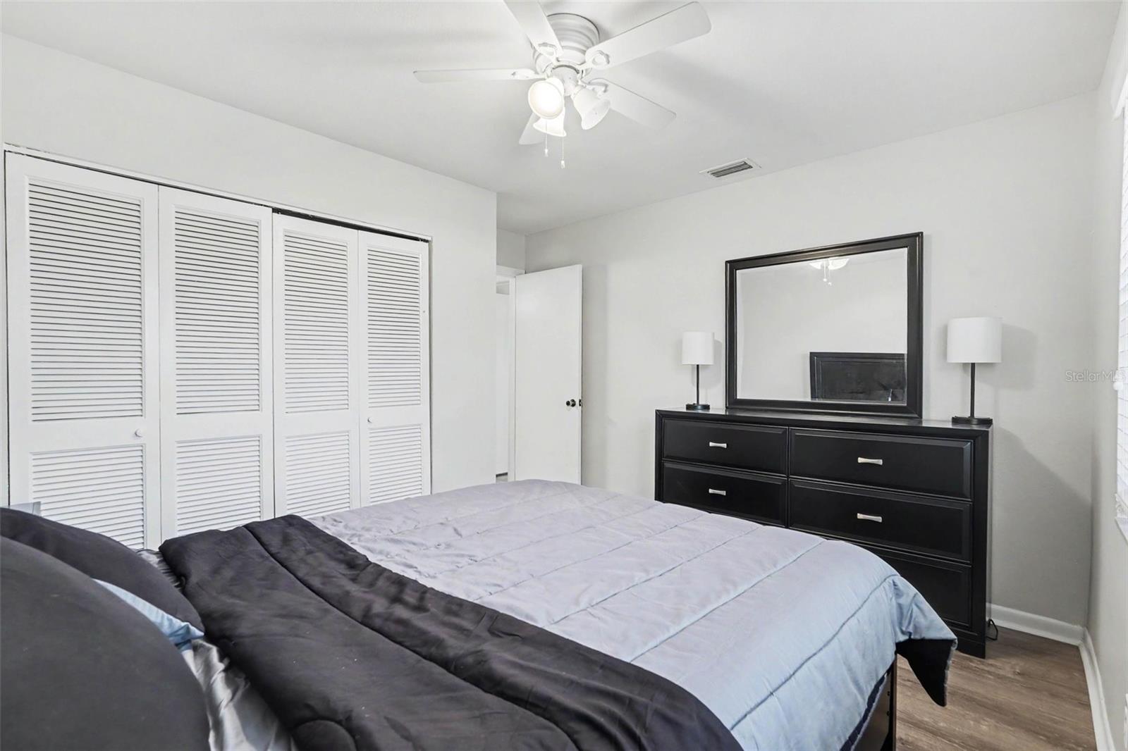 TB8507773