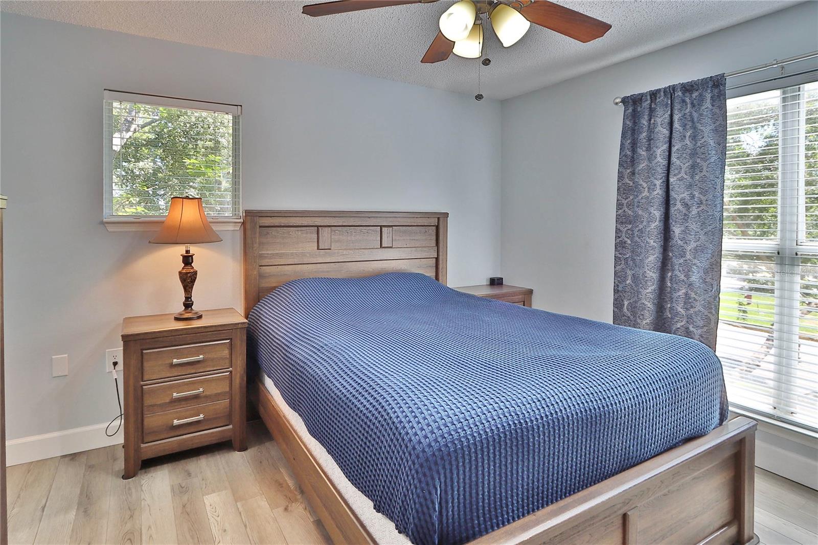 FULL SIZE MASTER              BEDROOM