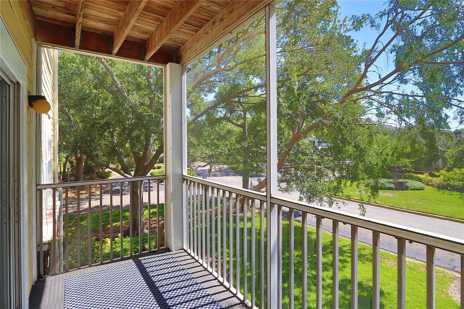 PRIVATE BALCONY