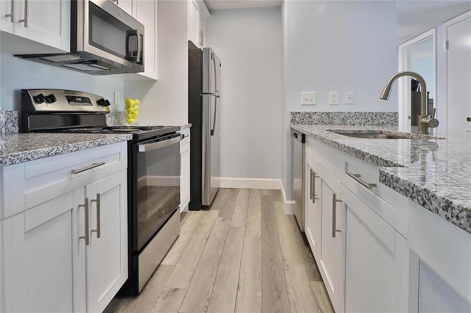 KITCHEN ENTRYWAY