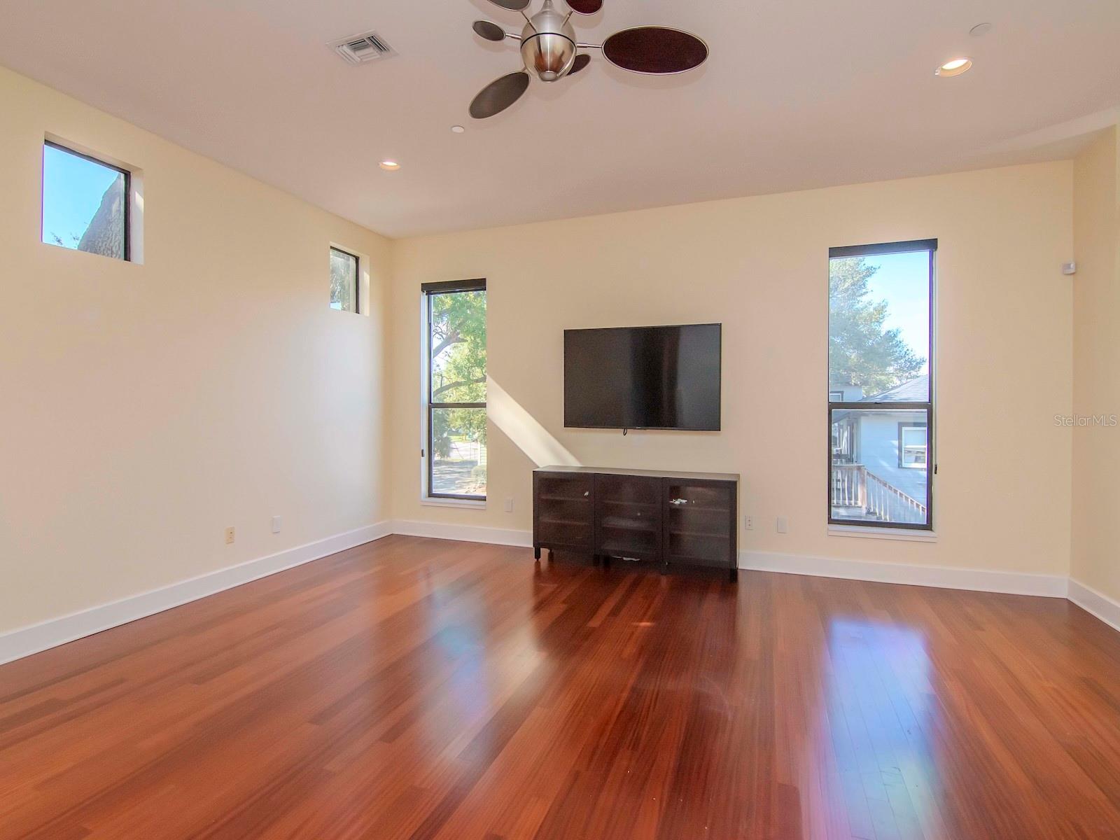 2nd level - family room