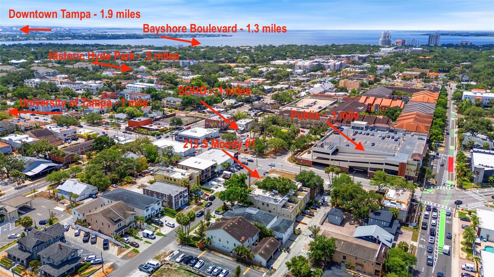 Unbeatable location! SOHO restaurants & bars (.1 miles), Publix (.1 miles), Hyde Park (.5 miles) University of Tampa (1 mile), Bayshore Boulevard (1.3 miles)