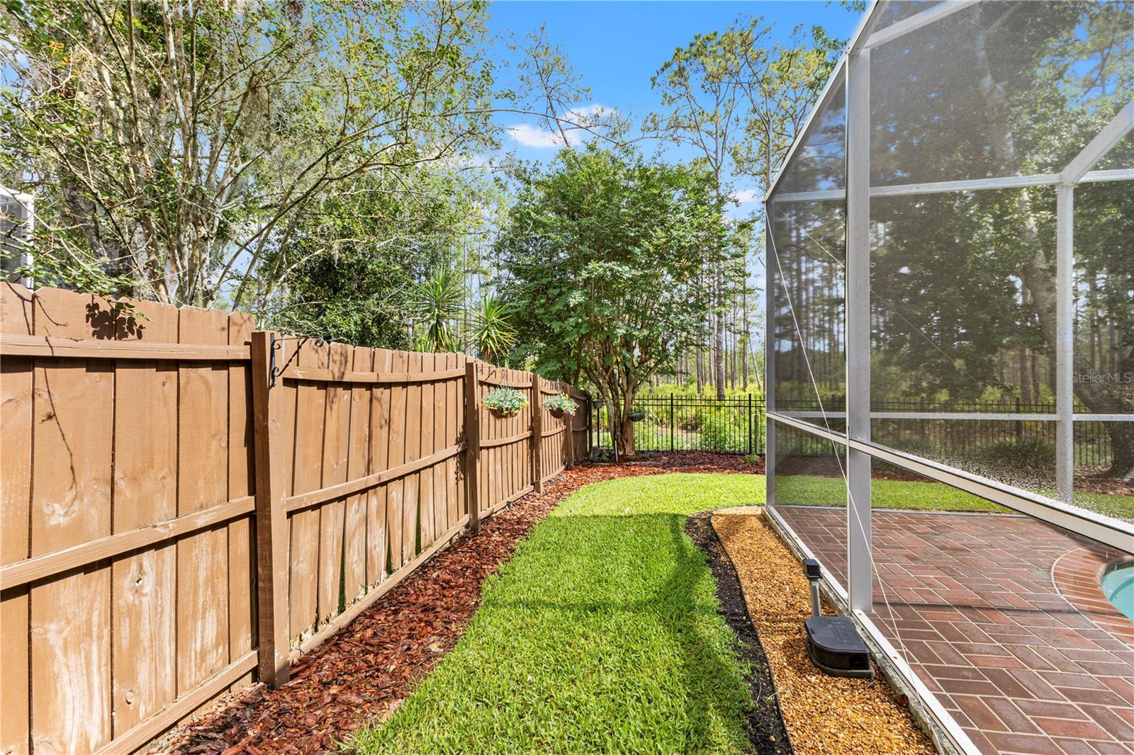 TB8507825