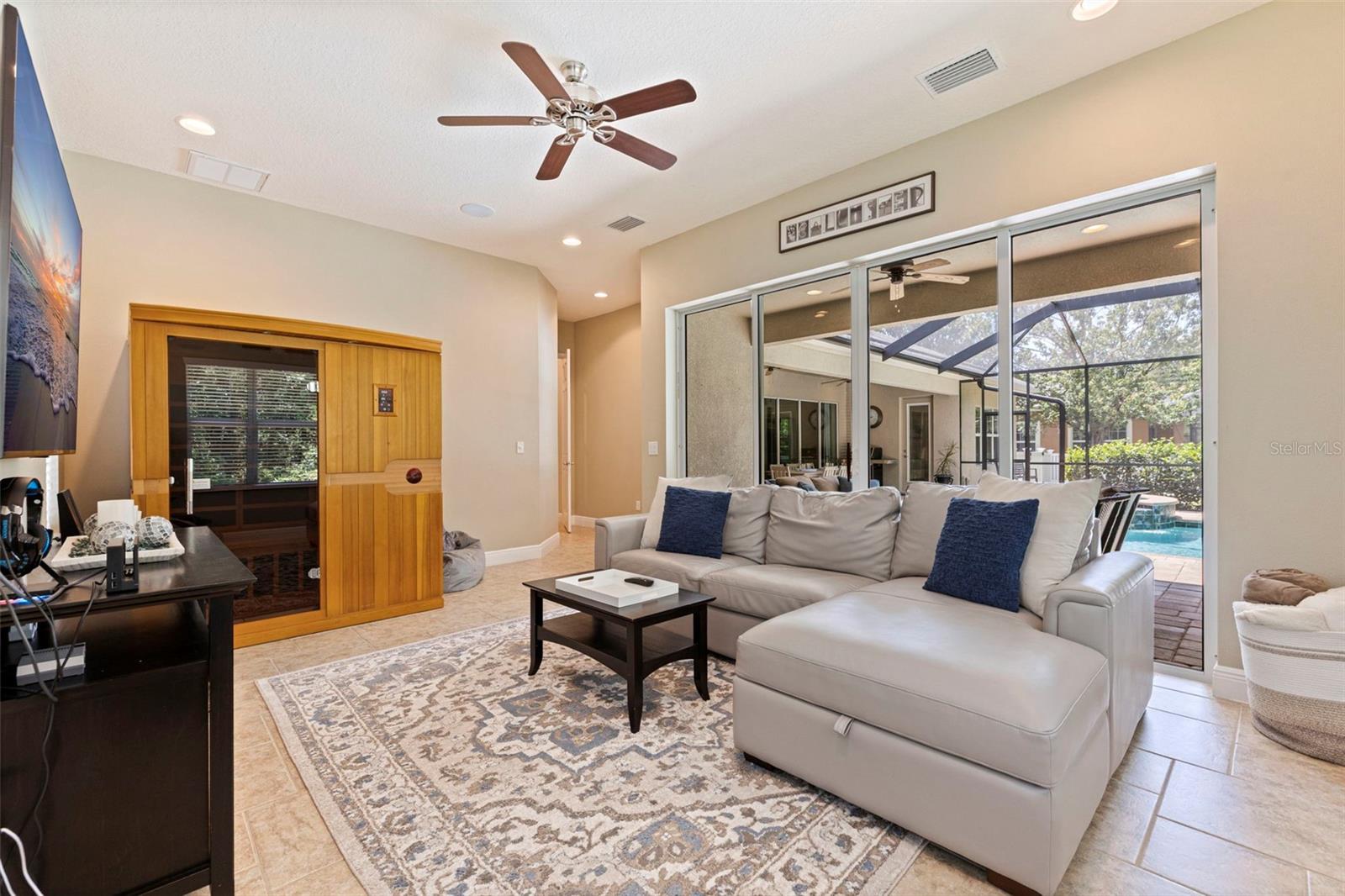 bonus room off the pool