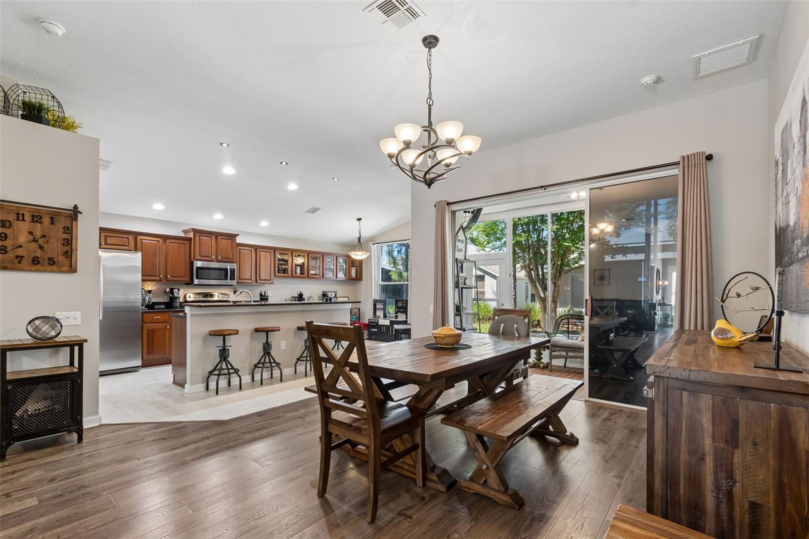 Dining room - kitchen